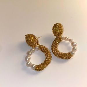 Faux pearl design gold hoop earrings